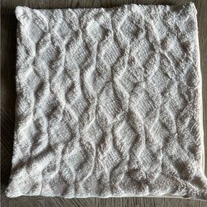 🍒4/$15 Textured Cream Throw Pillow Case 18” by 18”